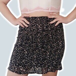 GUESS Leopard Print Smocked Mini Skirt Sz Small